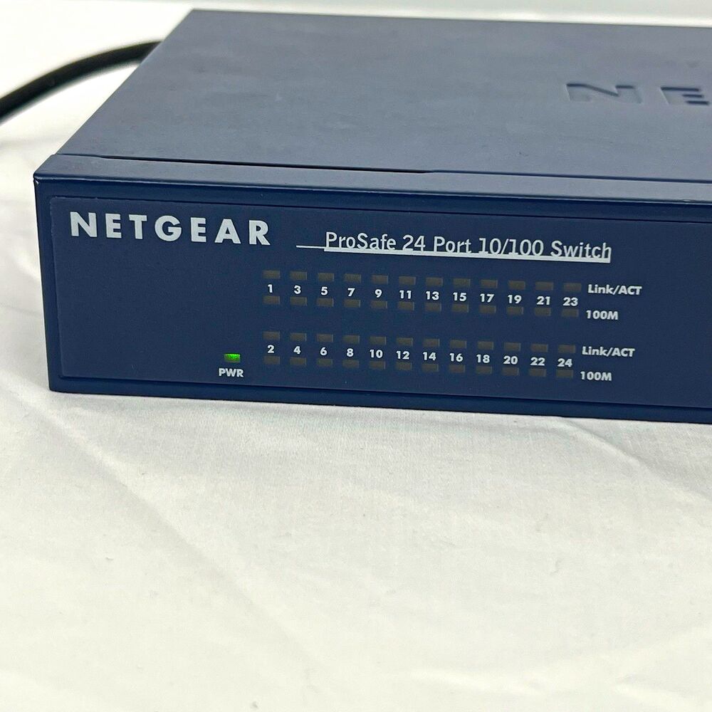 NETGEAR ProSafe JFS524 24-Port 10/100 Fast Ethernet Unmanaged Rack Switch